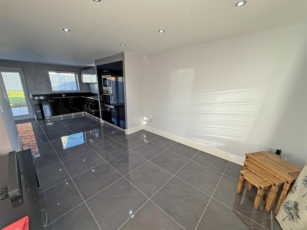 Living room a2.jpg