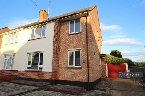 3 bedroom semi-detached house to rent, Weir Gardens, Rayleigh, SS6