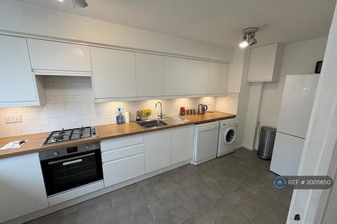 2 bedroom flat to rent, Schofield Walk, London, SE3