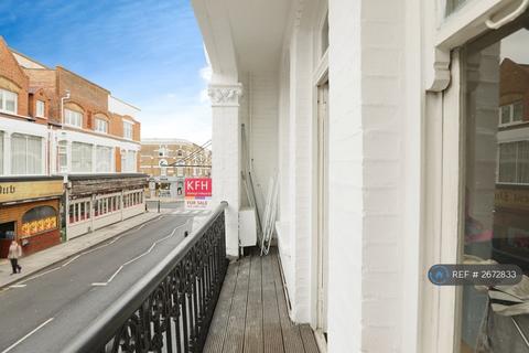 2 bedroom flat to rent, Fulham Road, London, SW6