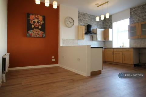 2 bedroom flat to rent, Whalley Road, Clayton Le Moors, Accrington, BB5