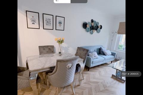 3 bedroom flat to rent, Monkton Court, Bournemouth, BH4