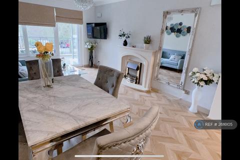 3 bedroom flat to rent, Monkton Court, Bournemouth, BH4