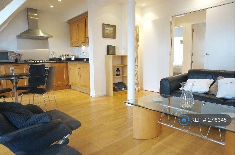 Living Room / Kitchen