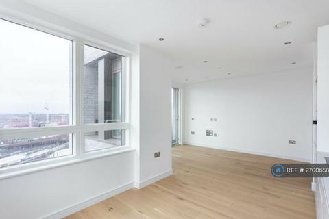 2 bedroom flat to rent, Duval House, London, SW11