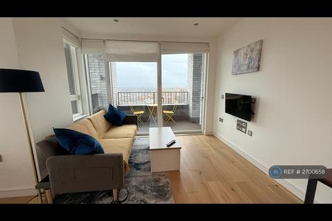 1 bedroom in a flat share to rent, Duval House, London, SW11