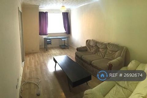 2 bedroom flat to rent, Pittman Gardens, Ilford, IG1