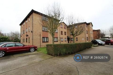 2 bedroom flat to rent, Pittman Gardens, Ilford, IG1