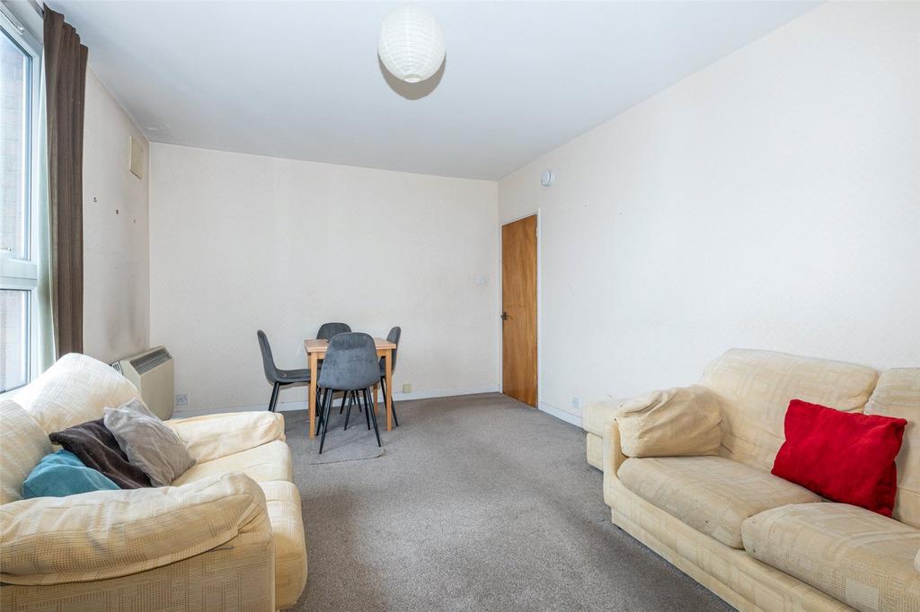 Salisbury Court 9