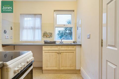 undefined, New Parade, Worthing, West Sussex, BN11