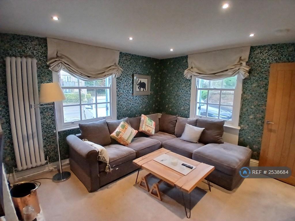 Lounge (Dual Aspect)