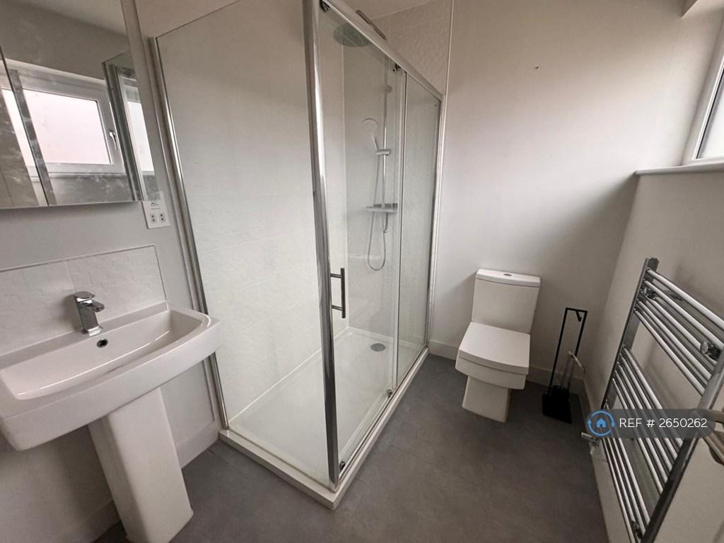 Bedroom 3 Ensuite