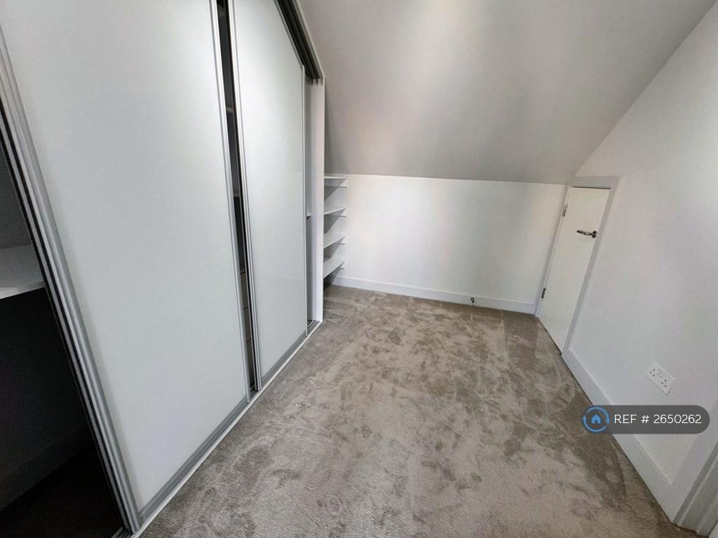 Bedroom 1 Walk-In Closet