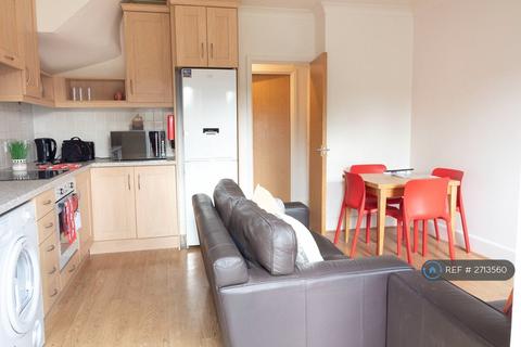 4 bedroom flat to rent, Barfield Close, Winchester, SO23