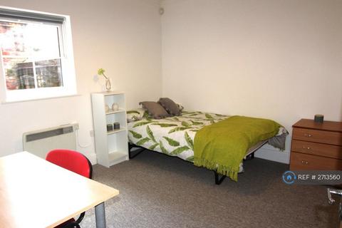 4 bedroom flat to rent, Barfield Close, Winchester, SO23