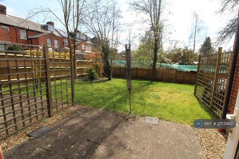 4 bedroom flat to rent, Barfield Close, Winchester, SO23