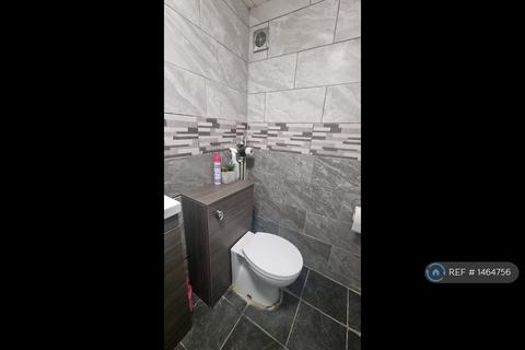 1 bedroom in a flat share to rent, Kettering Road, Enfield, EN3