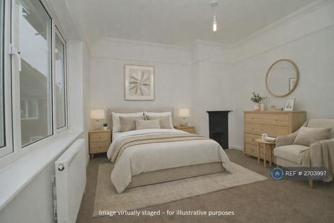 2 bedroom semi-detached house to rent, Parsloes Avenue, Dagenham, RM9