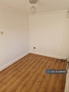 undefined, Caravel Close, Grays, RM16
