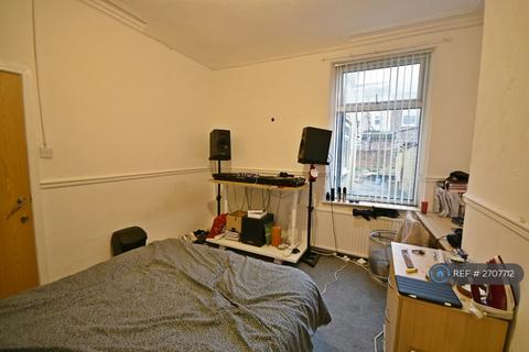 5 bedroom terraced house to rent, Nelson Street, Salford, M7