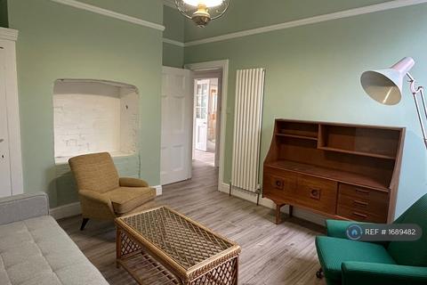 2 bedroom flat to rent, Madeira Road, Margate, CT9