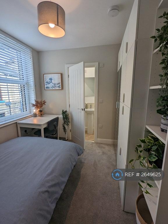 Room 1 £650 Pcm (Single Occupancy)
