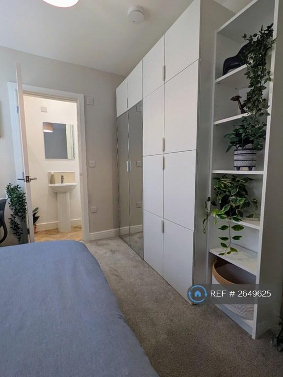 Room 1 £650 Pcm (Single Occupancy)