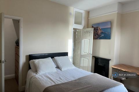 undefined, Vicars Cross Rd, Vicars Cross, Chester, CH3