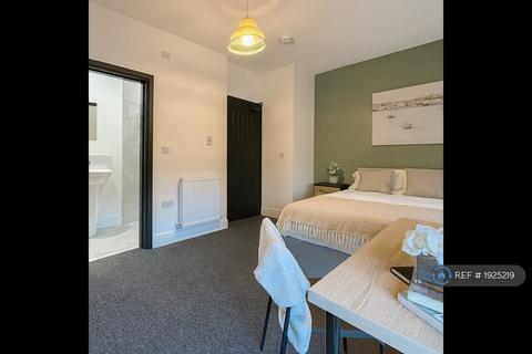 1 bedroom in a house share to rent, Camp Hill Road, Nuneaton, CV10
