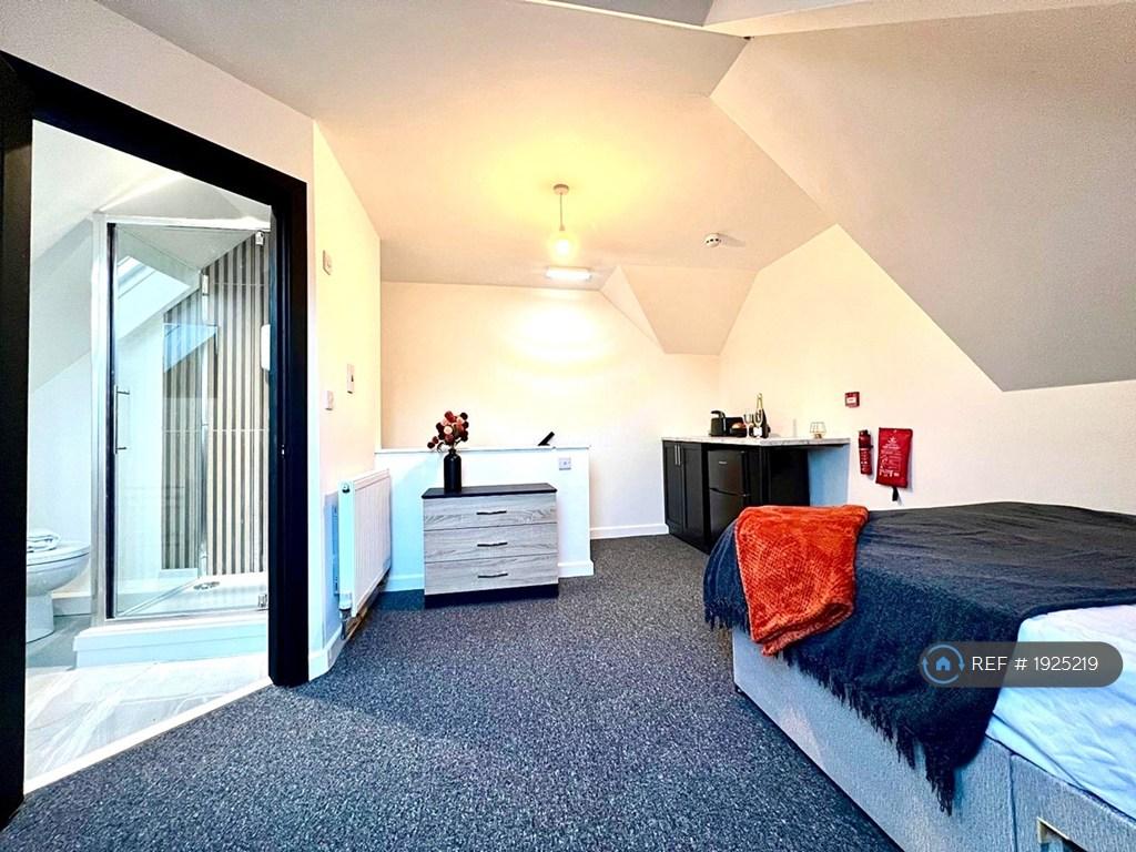 Room 8 Ensuite