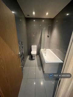 Studio to rent, Church Road, London, NW4