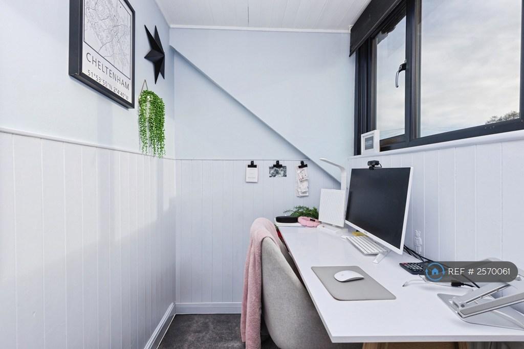 Bedroom 4/Office/Baby Room