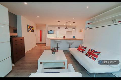 undefined, St George Wharf, London, SW8