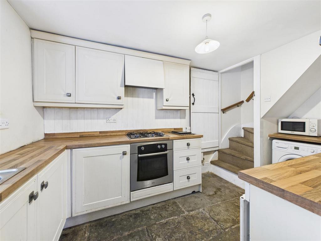 Cottage - kitchen