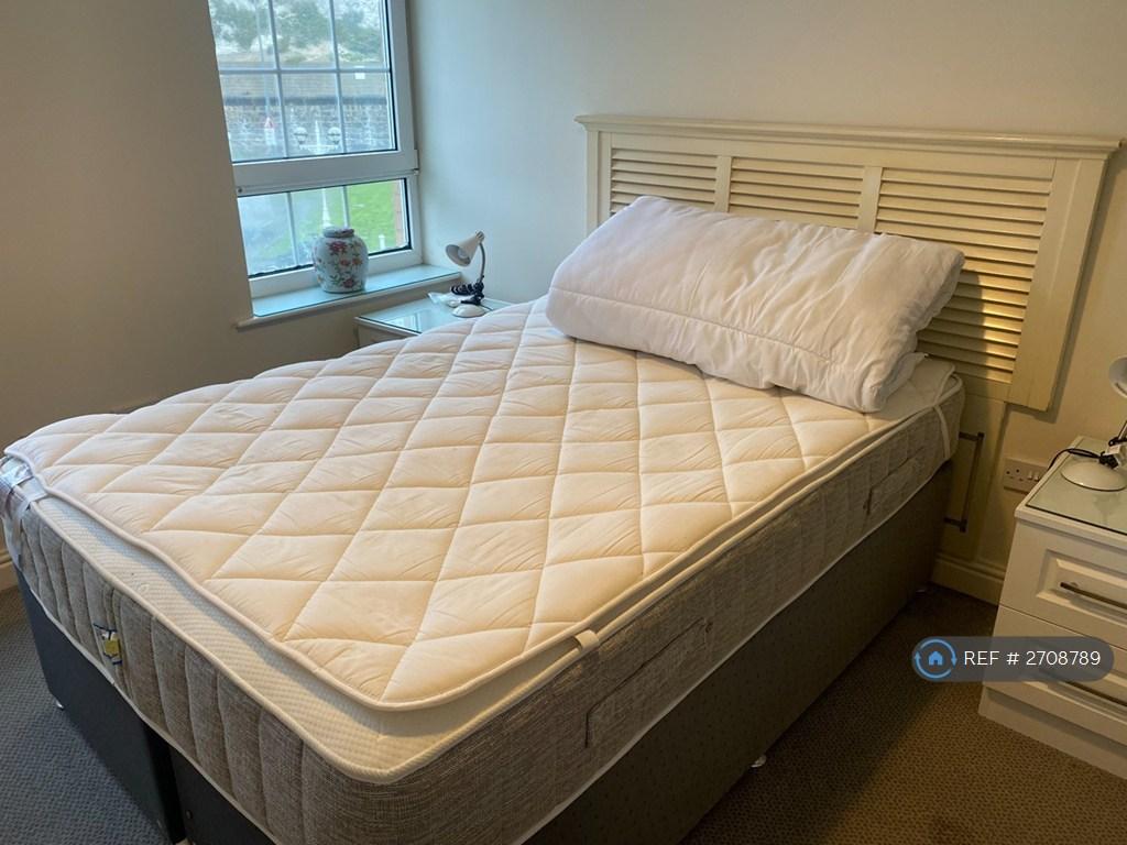 Divan Bed With Topper