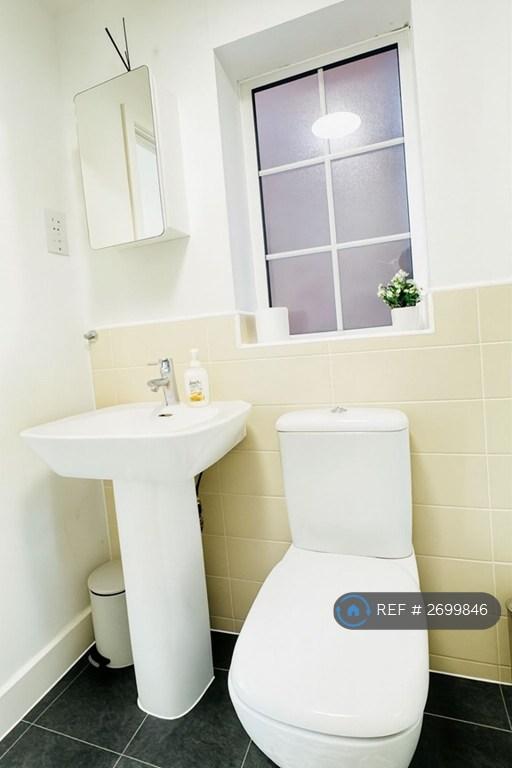 Ensuite Toilet