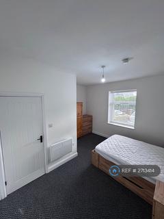 1 bedroom in a house share to rent, Market Street, Little Lever, Bolton, BL3