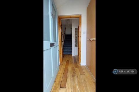 3 bedroom terraced house to rent, Swanley Crescent, Potters Bar, EN6