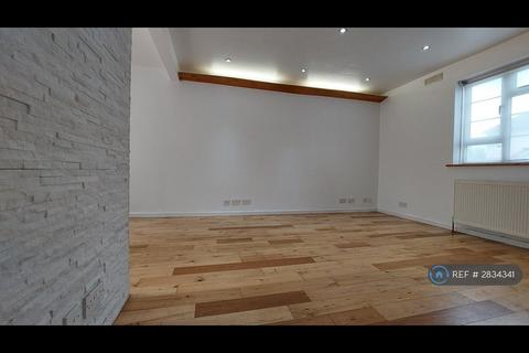 3 bedroom terraced house to rent, Swanley Crescent, Potters Bar, EN6