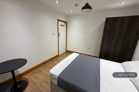 1 bedroom in a house share to rent, Monks Park, Wembley, HA9