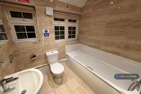 1 bedroom in a house share to rent, Monks Park, Wembley, HA9