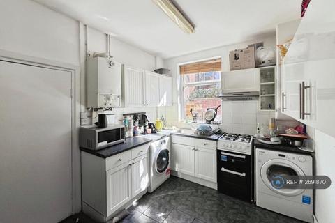 4 bedroom terraced house to rent, Moseley Road, Fallowfield, Manchester, M14