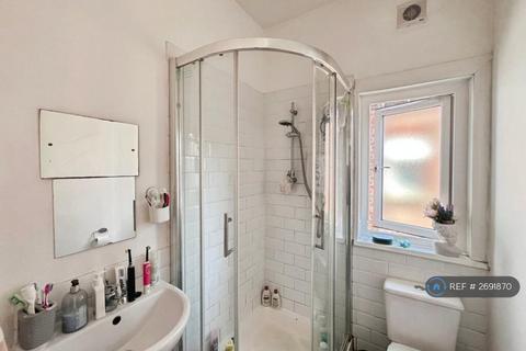 4 bedroom terraced house to rent, Moseley Road, Fallowfield, Manchester, M14