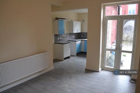 3 bedroom terraced house to rent, Marsh House Lane, Darwen, BB3