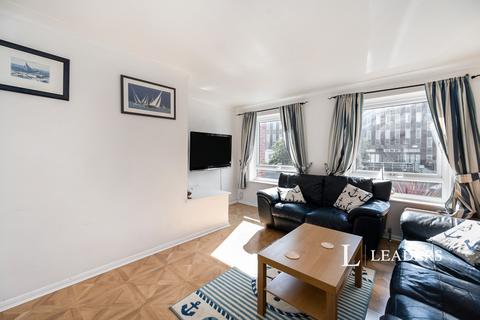 4 bedroom terraced house to rent, St. Thomass Street, PO1
