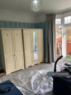 undefined, Ground Floor, London, N12