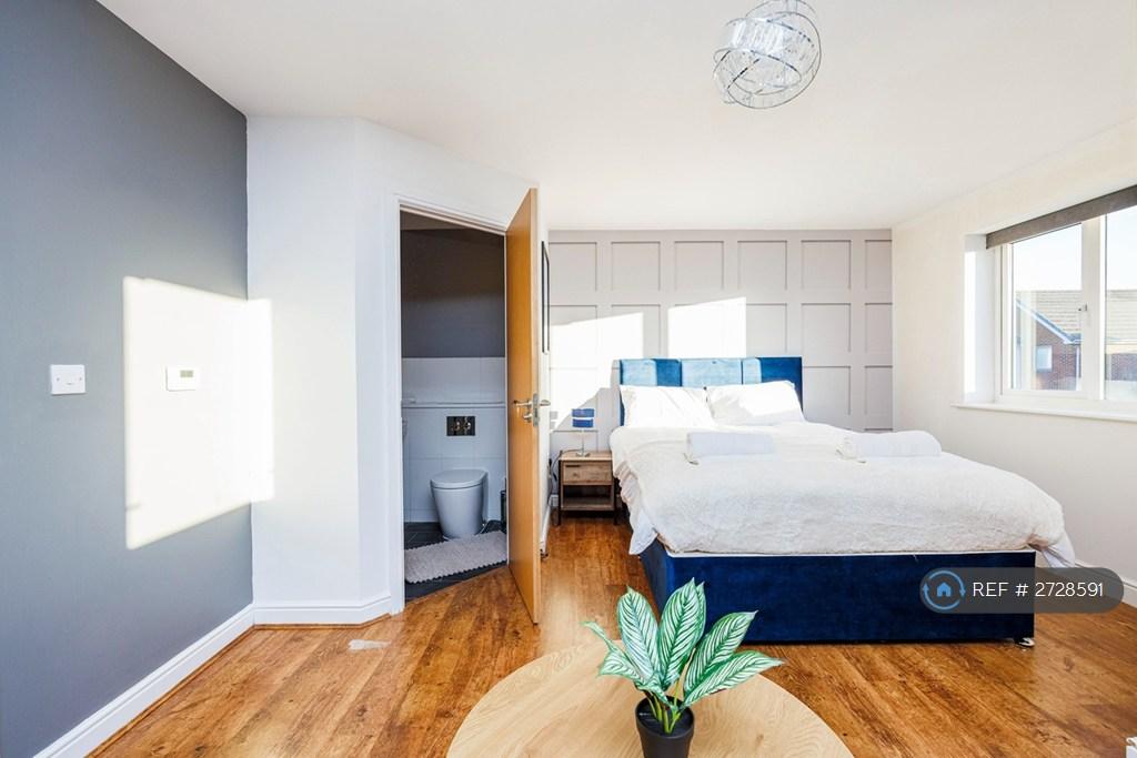 En-Suite Bedroom