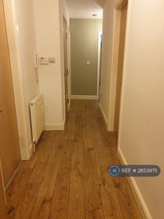 2 bedroom flat to rent, Fitzwilliam Court, Manchester, M14
