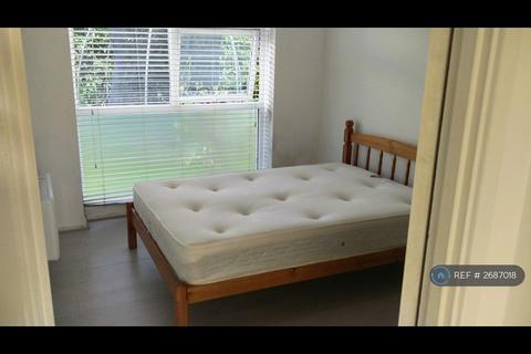 undefined, Arundel Court, Langley, Slough, SL3