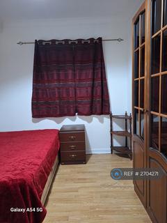 2 bedroom flat to rent, High Street, Hounslow, TW3